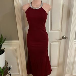 Women’s halter sleeveless burgundy dress size (S)